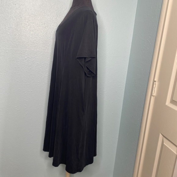 Torrid Plus Size Black Pocket Short Mini Dress - Picture 2 of 11